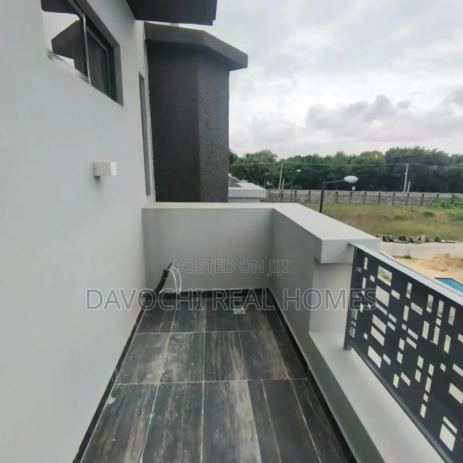4bdrm Duplex In Chevron Lekki For Sale in Lekki