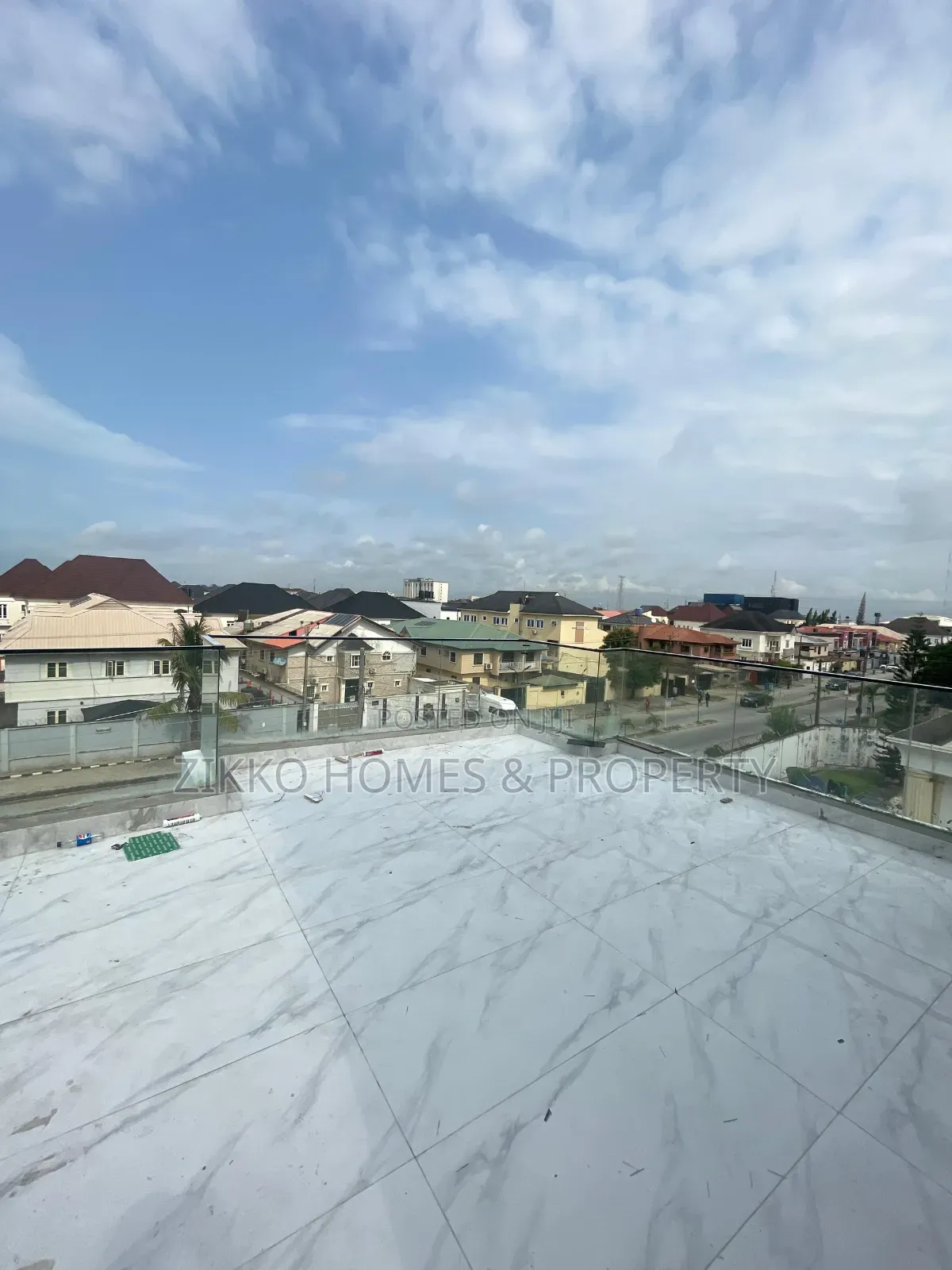 5bdrm Duplex in Ikota for sale in Ikota