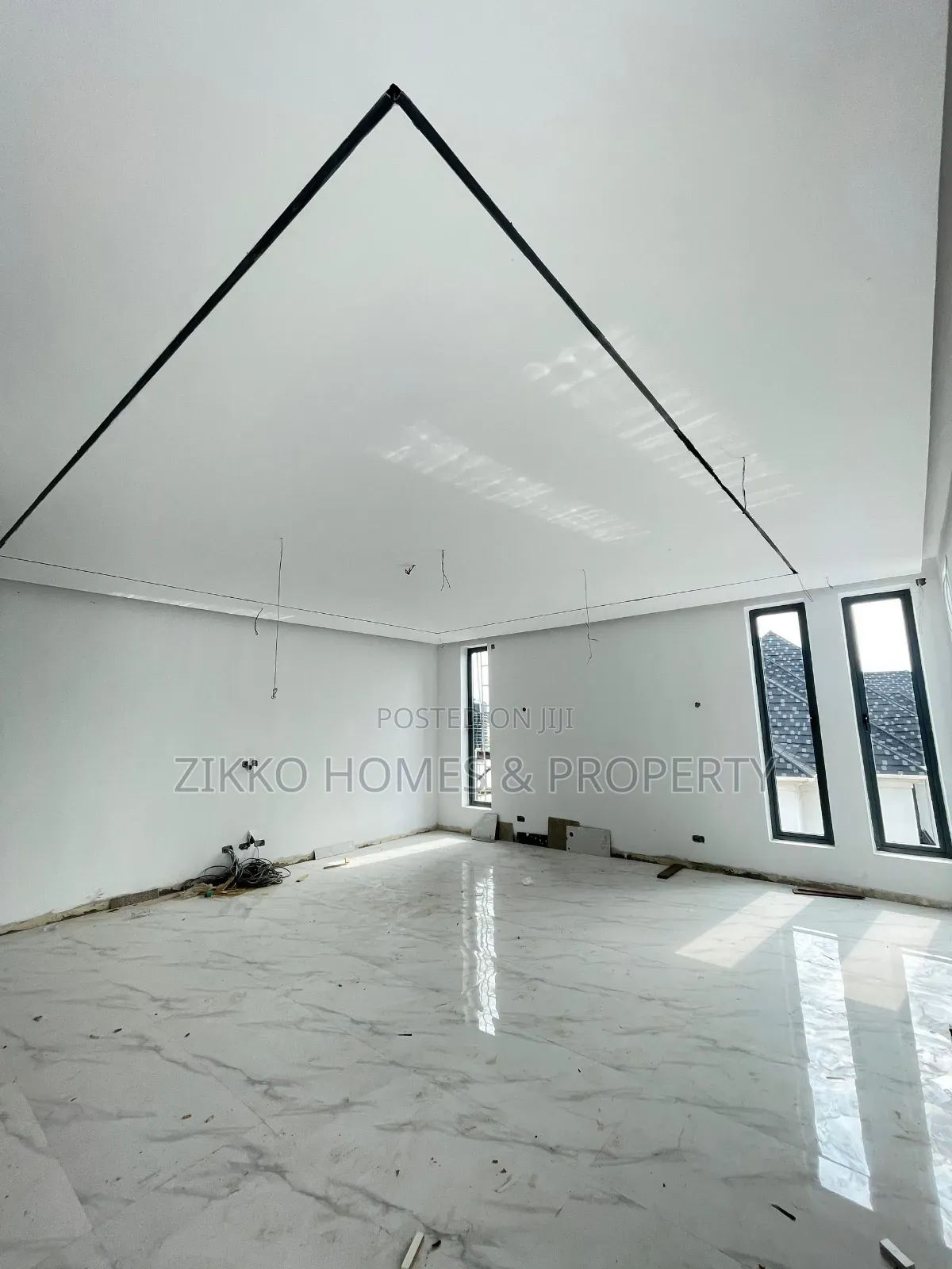 5bdrm Duplex in Ikota for sale in Ikota