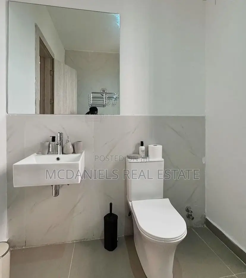 2bdrm Apartment In Lekki Phase 1 For Sale in Lekki Phase 1