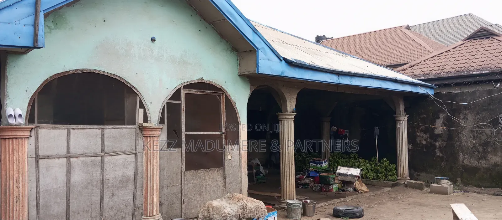 4bdrm Bungalow in Radio Estate , Off for sale in Port-Harcourt
