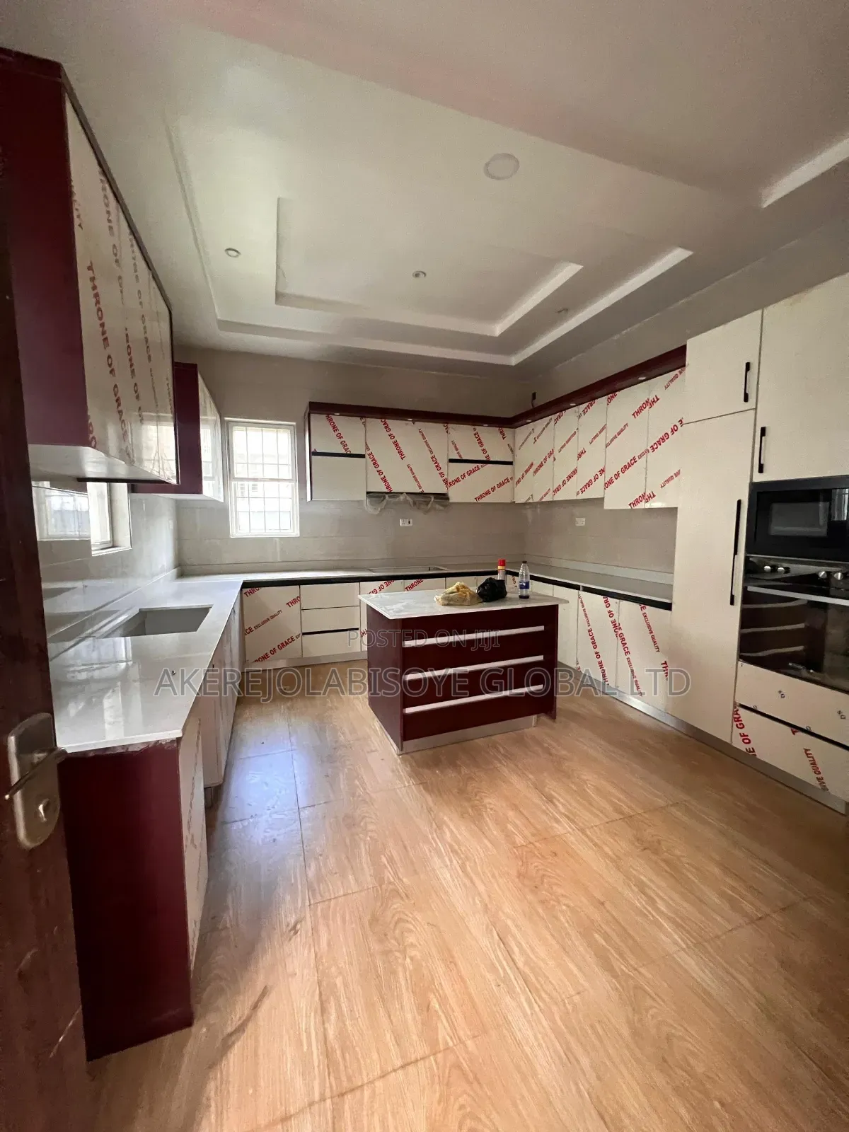 6bdrm Duplex in In An Estate for sale in Gwarinpa
