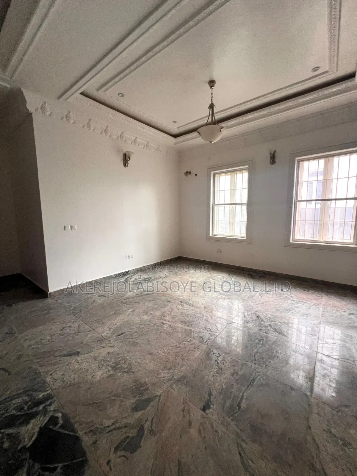 6bdrm Duplex in In An Estate for sale in Gwarinpa