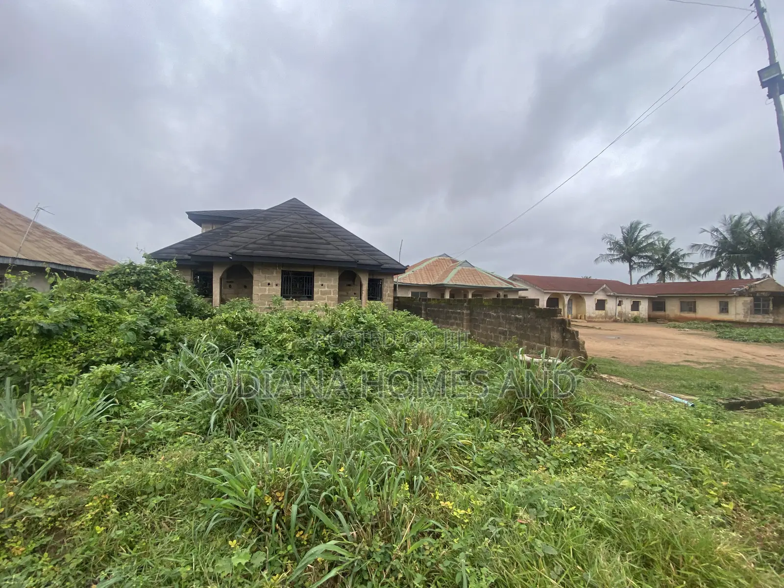 5bdrm Bungalow in Egbodi, Apata for sale in Apata