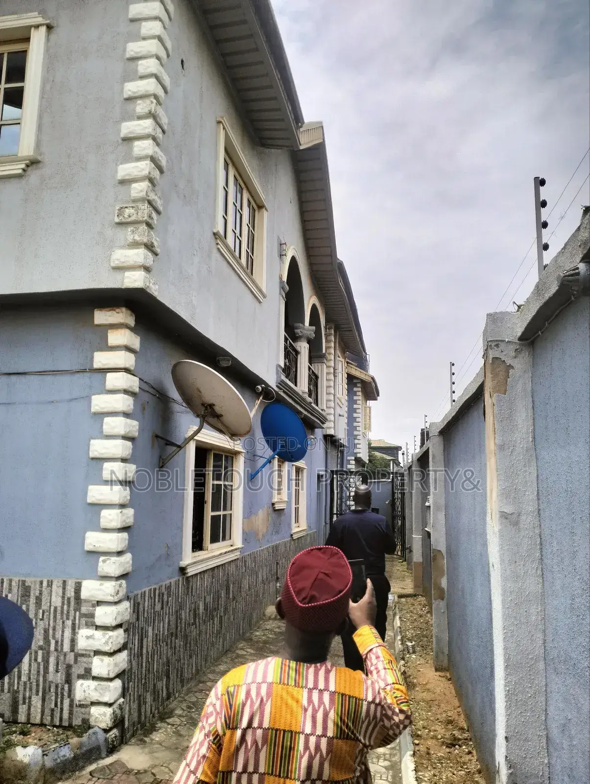 3bdrm Block of Flats in Off Idimu Ejigbo for sale in Governors Road