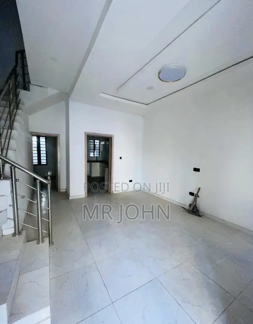 1bdrm Duplex in Lekki for sale in Lekki