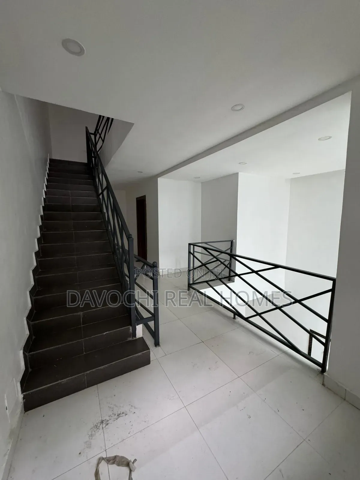 2bdrm Apartment in Lekki Phase One for rent in Lekki