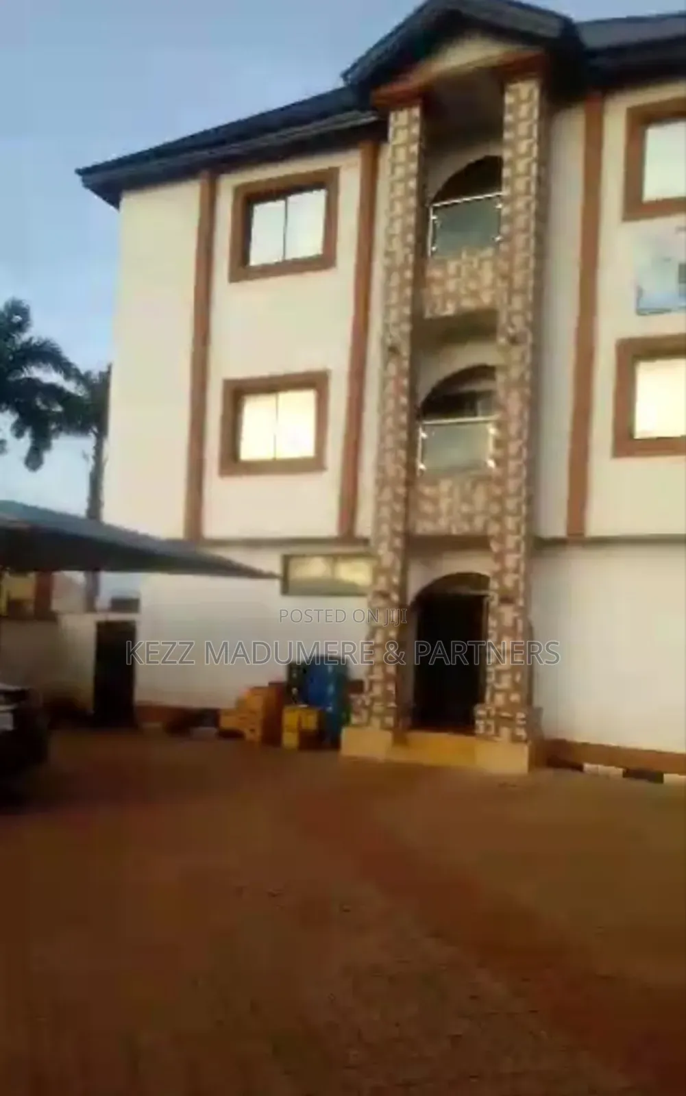 For Sale : 18 Rooms Hotel at Trans Ekulu , Enugu in Enugu