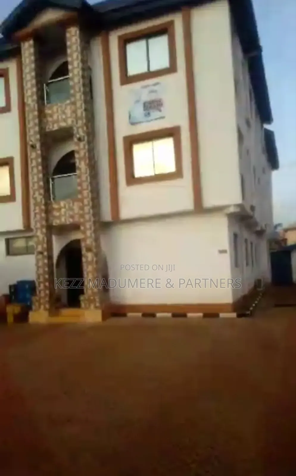 For Sale : 18 Rooms Hotel at Trans Ekulu , Enugu in Enugu