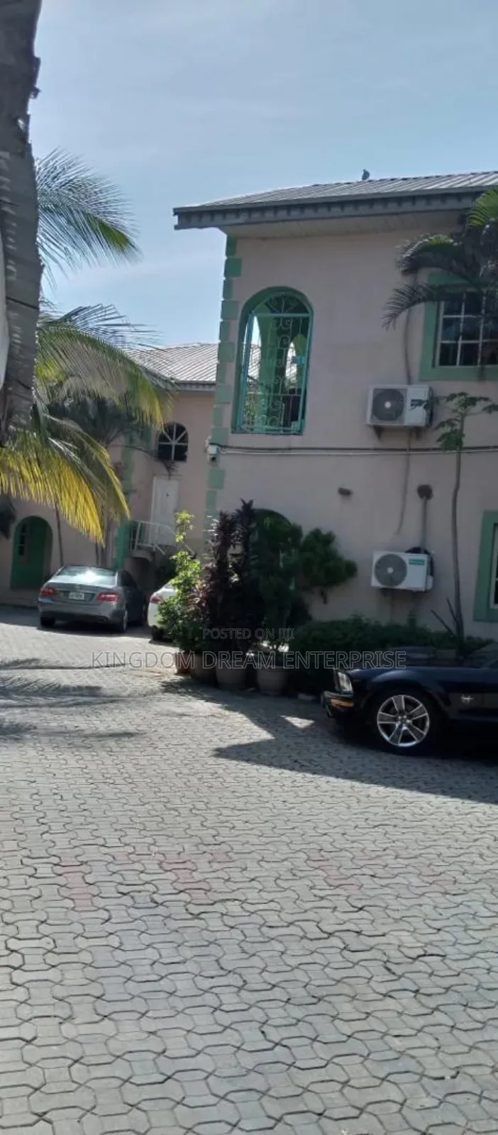2bdrm Block of Flats in Maitama Main Abuja for sale in Maitama