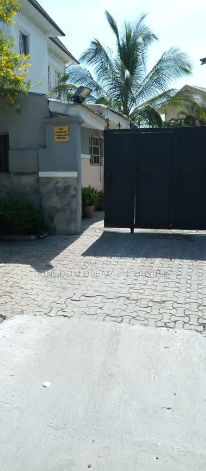 2bdrm Block of Flats in Maitama Main Abuja for sale in Maitama