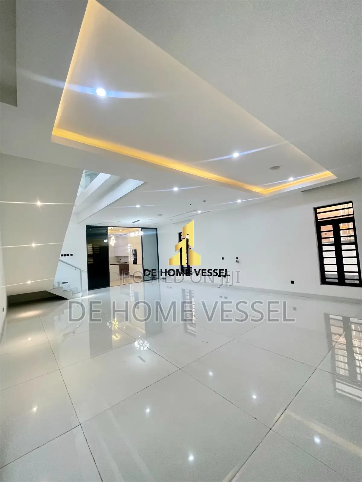 5bdrm Duplex in Lekki Phase 1 for sale in Lekki Phase 1
