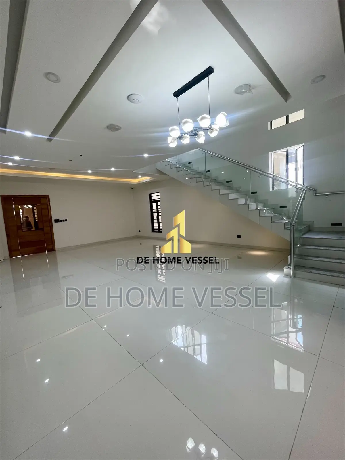 5bdrm Duplex in Lekki Phase 1 for sale in Lekki Phase 1