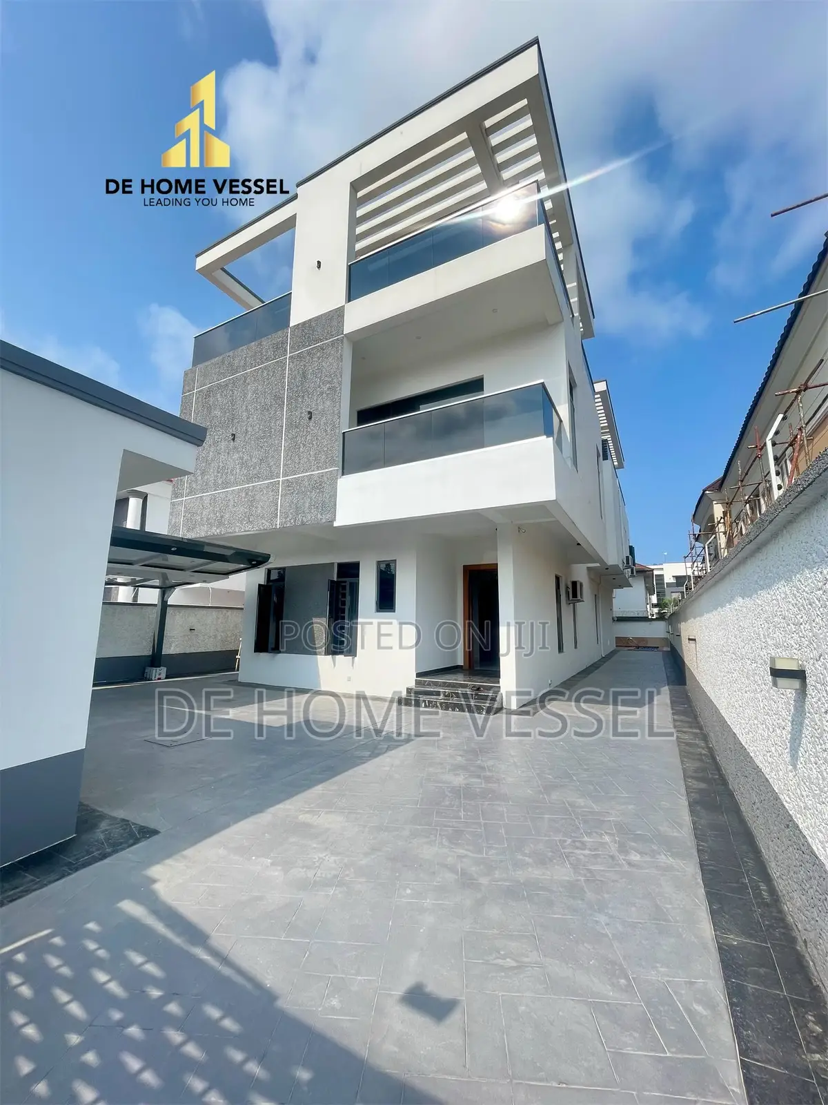 5bdrm Duplex in Lekki Phase 1 for sale in Lekki Phase 1