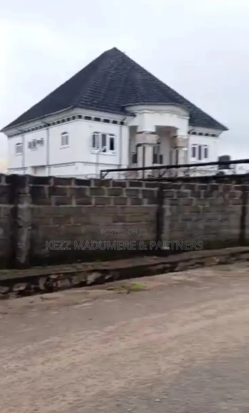 For Sale : 700 SQMTS at Imo Housing Est, Owerri , Imo State in Owerri