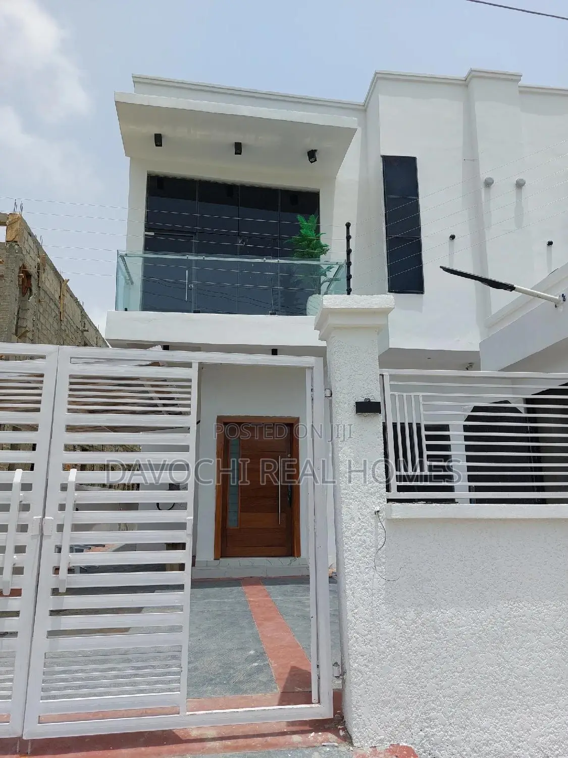 4bdrm Duplex in Prime Estate, Chevron for rent in Chevron
