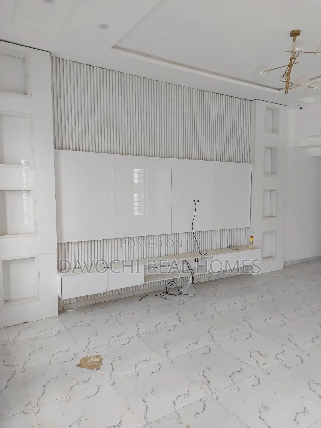 4bdrm Duplex in Prime Estate, Chevron for rent in Chevron