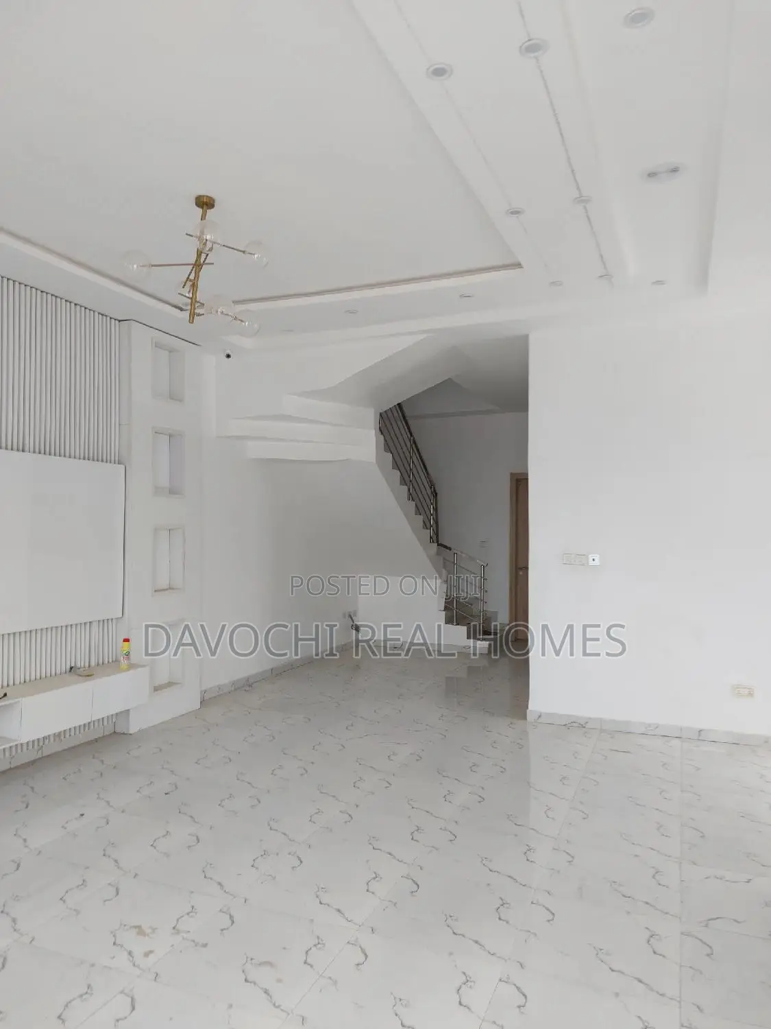4bdrm Duplex in Prime Estate, Chevron for rent in Chevron