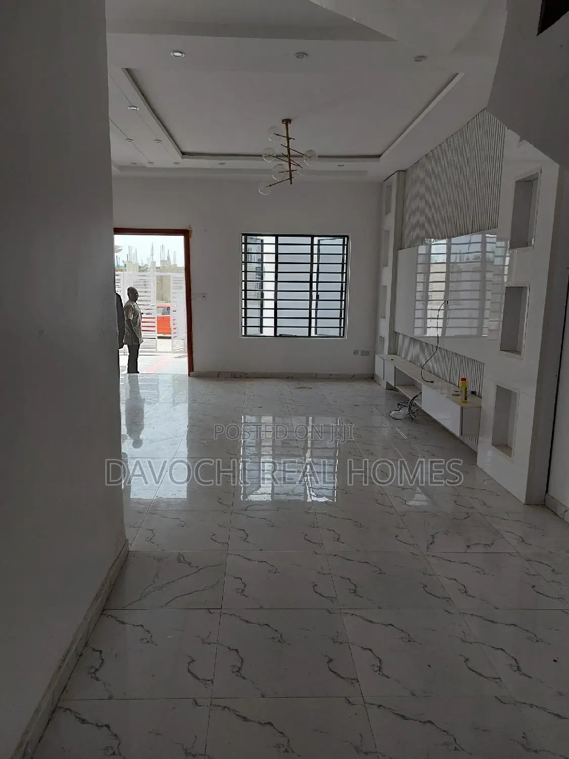 4bdrm Duplex in Prime Estate, Chevron for rent in Chevron