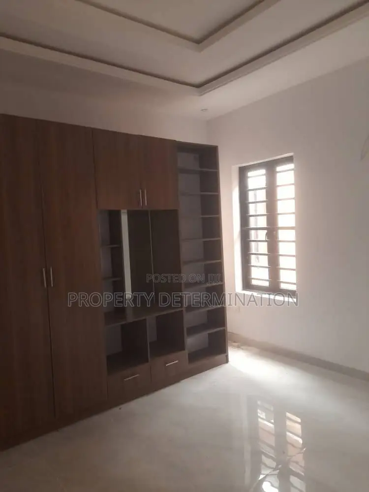 5bdrm Duplex in Omole Phase 2 for rent in Omole Phase 2