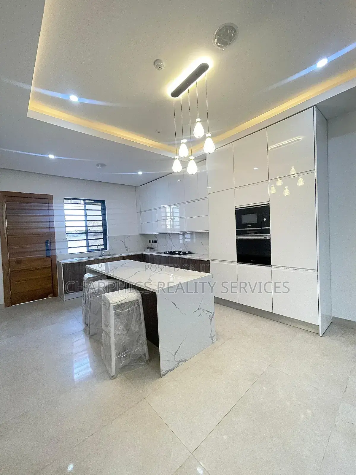 5bdrm Duplex in Lekki Phase 1 for sale in Lekki Phase 1