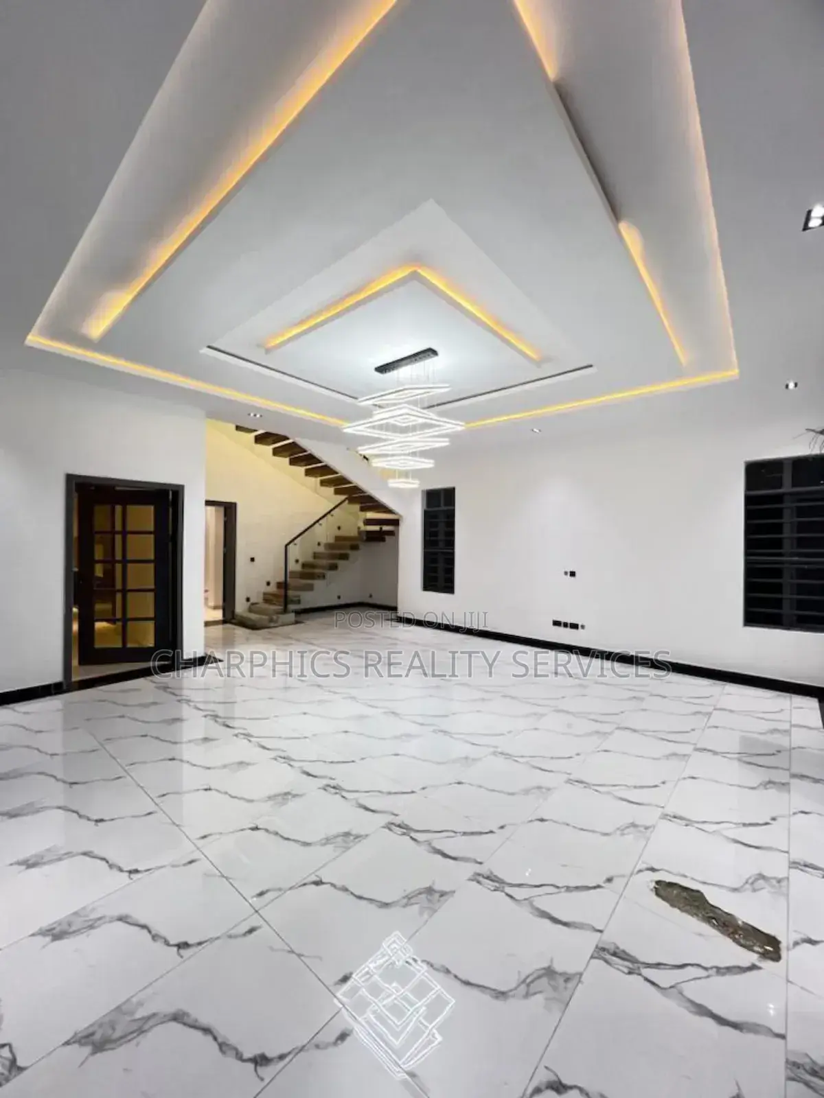 5bdrm Duplex in Lekki Phase 2 for sale in Lekki Phase 2