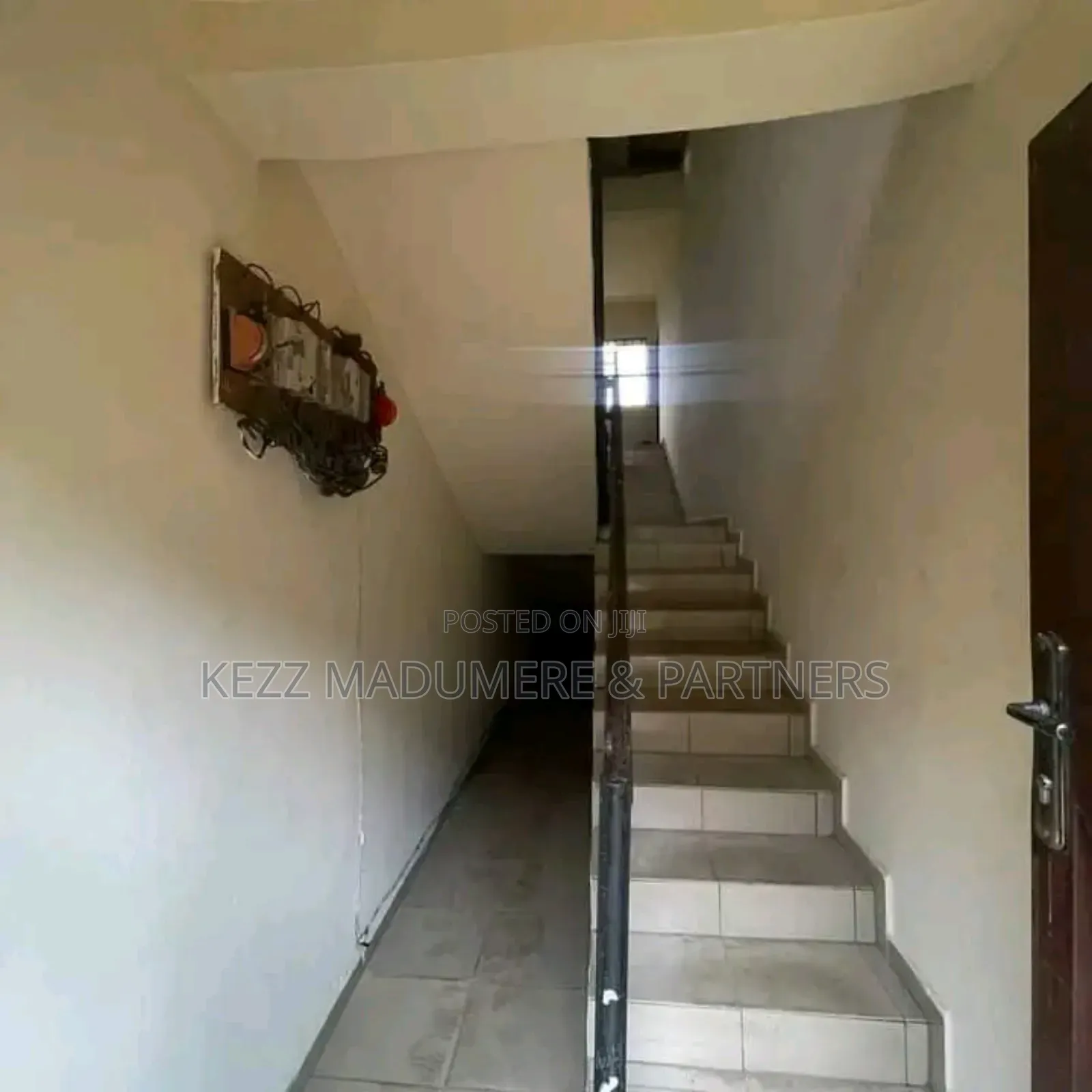 8bdrm Block of Flats in Rumuduru , Eneka , for sale in Port-Harcourt