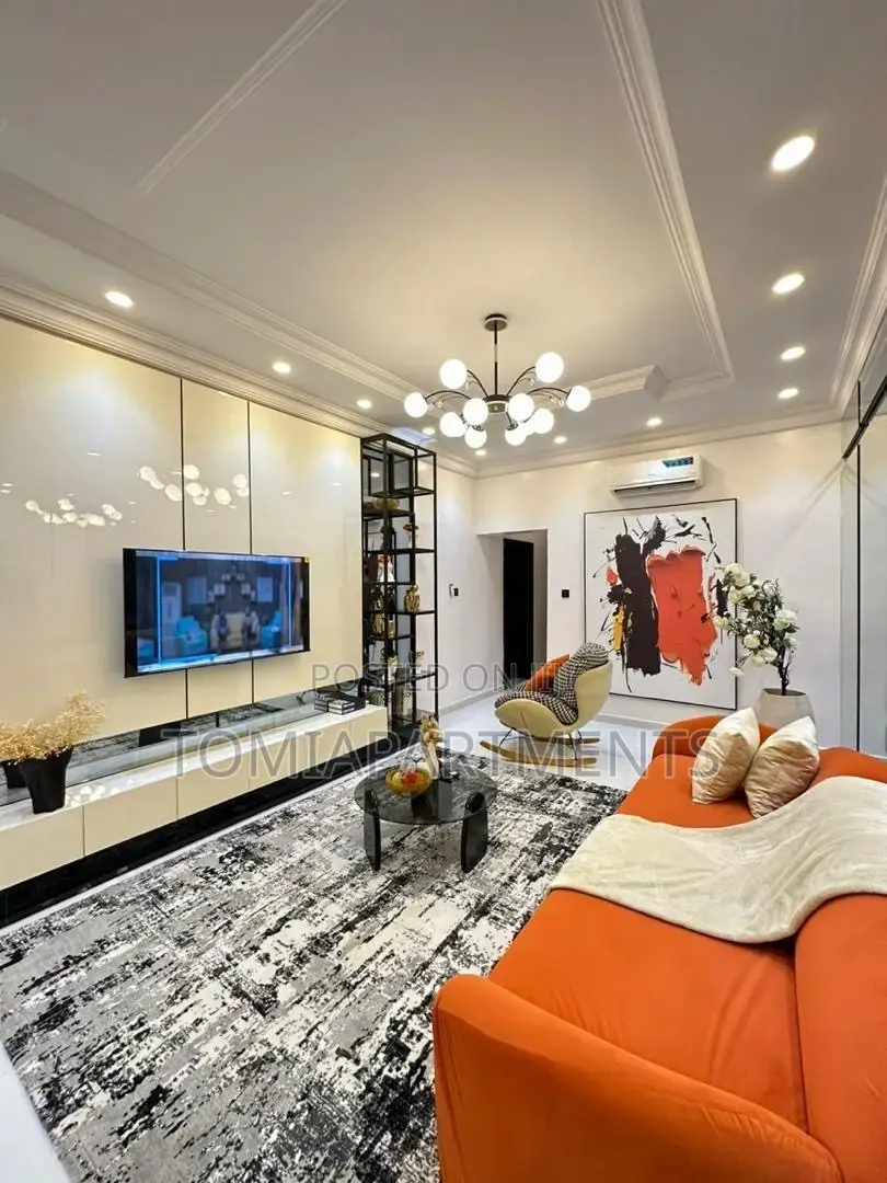 Charming 1 Bedroom Shortlet With Bathtub in Osapa, Lekki in Lekki