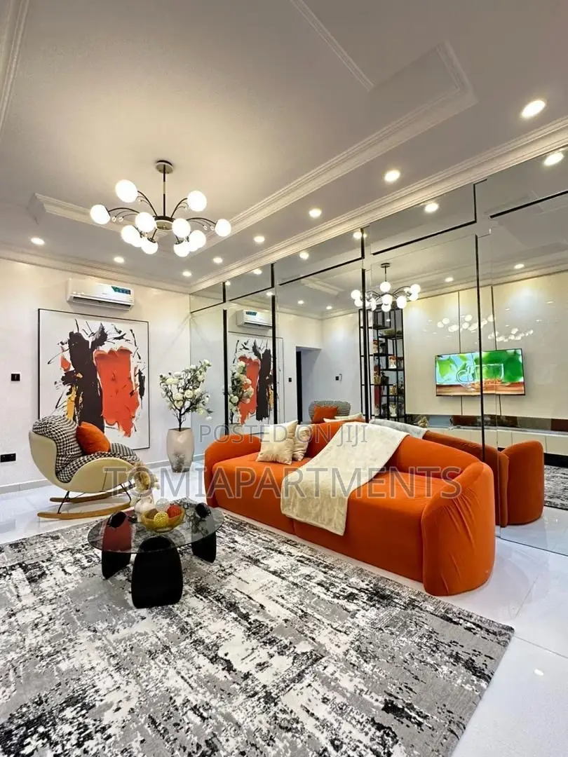 Charming 1 Bedroom Shortlet With Bathtub in Osapa, Lekki in Lekki