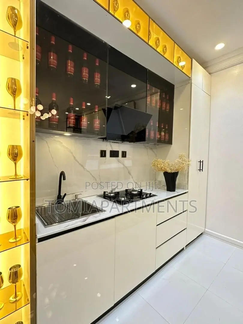 Charming 1 Bedroom Shortlet With Bathtub in Osapa, Lekki in Lekki