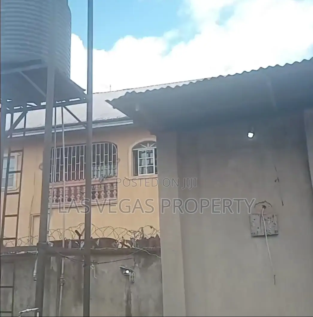 9bdrm Block of Flats in Owerri for sale in Owerri