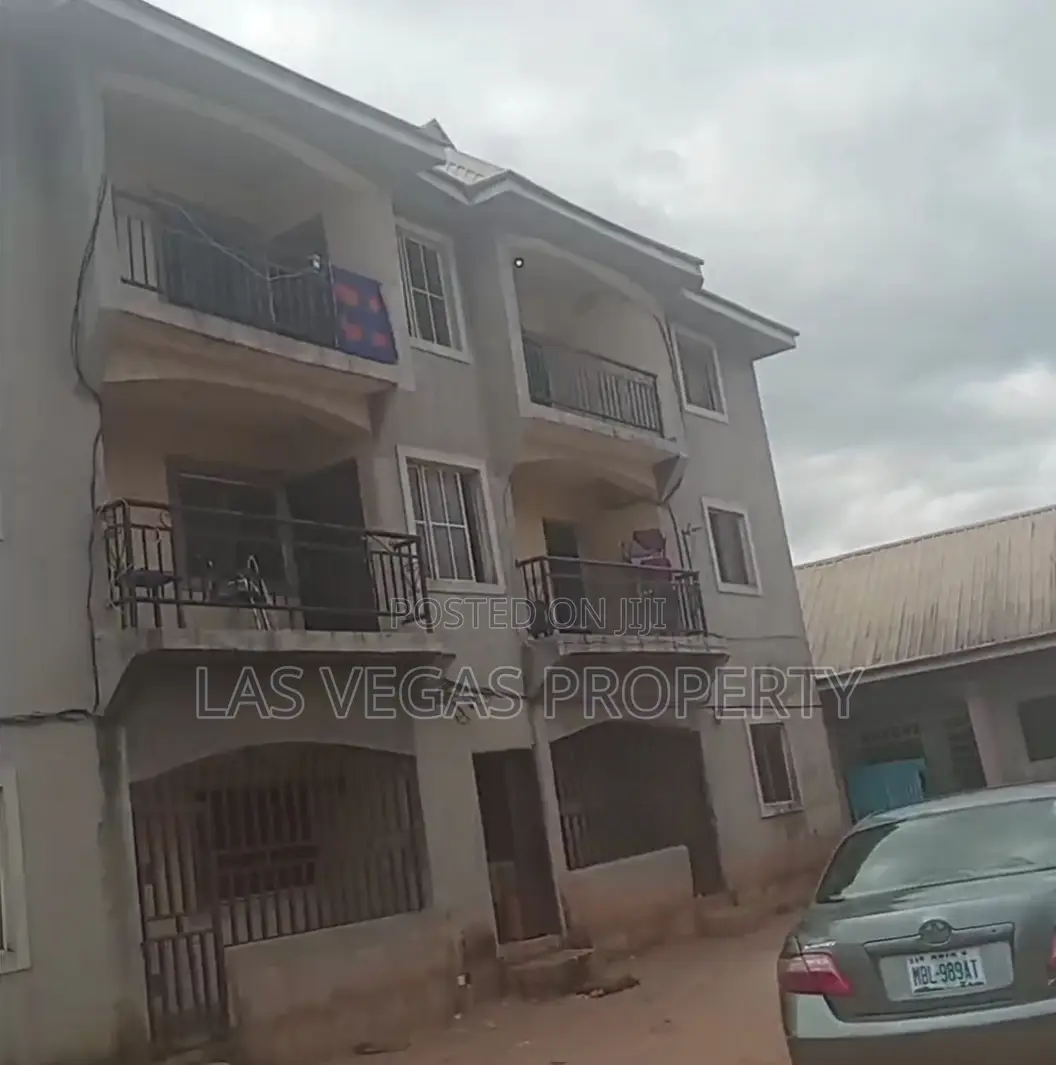 9bdrm Block of Flats in Owerri for sale in Owerri