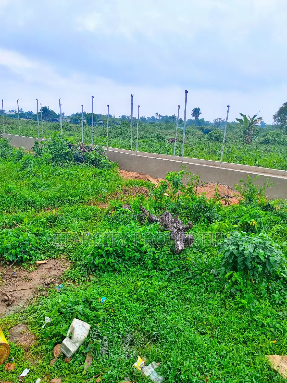 Acres of Land for Sale in Obafe Isiun Abeokuta Express Ogun in Obafemi-Owode