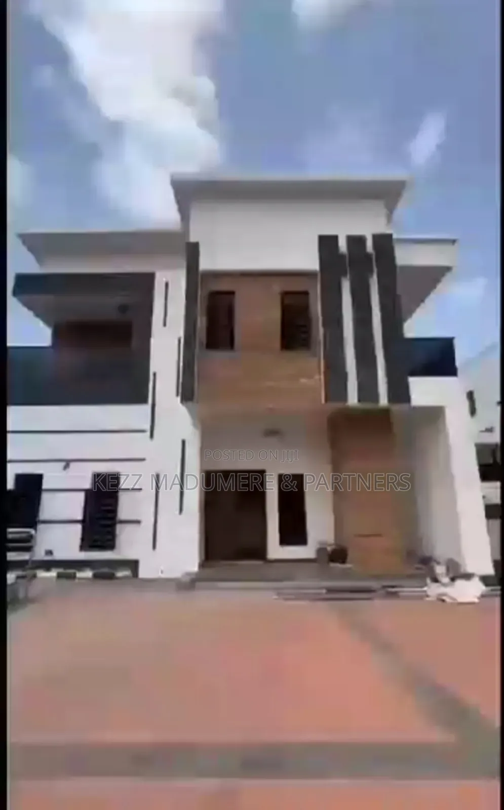 5bdrm Duplex in Independence Layout for sale in Enugu