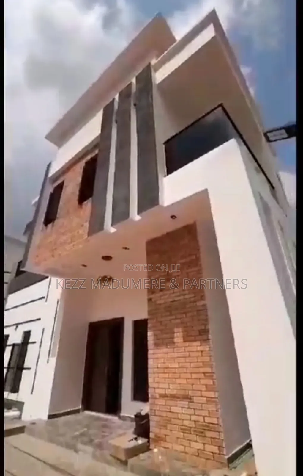 5bdrm Duplex in Independence Layout for sale in Enugu