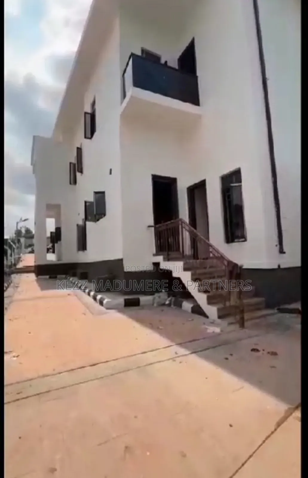 5bdrm Duplex in Independence Layout for sale in Enugu