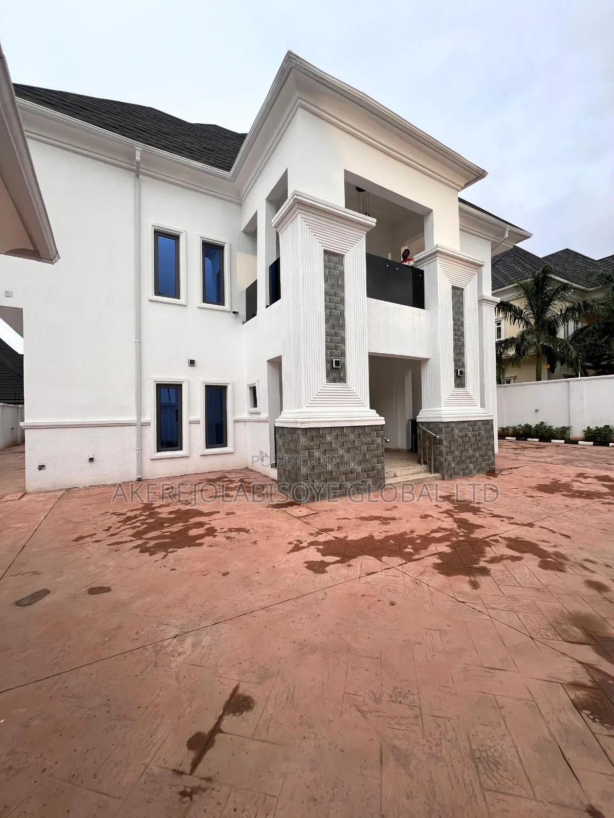 5bdrm Duplex in In An Estate Karsana for sale in Gwarinpa