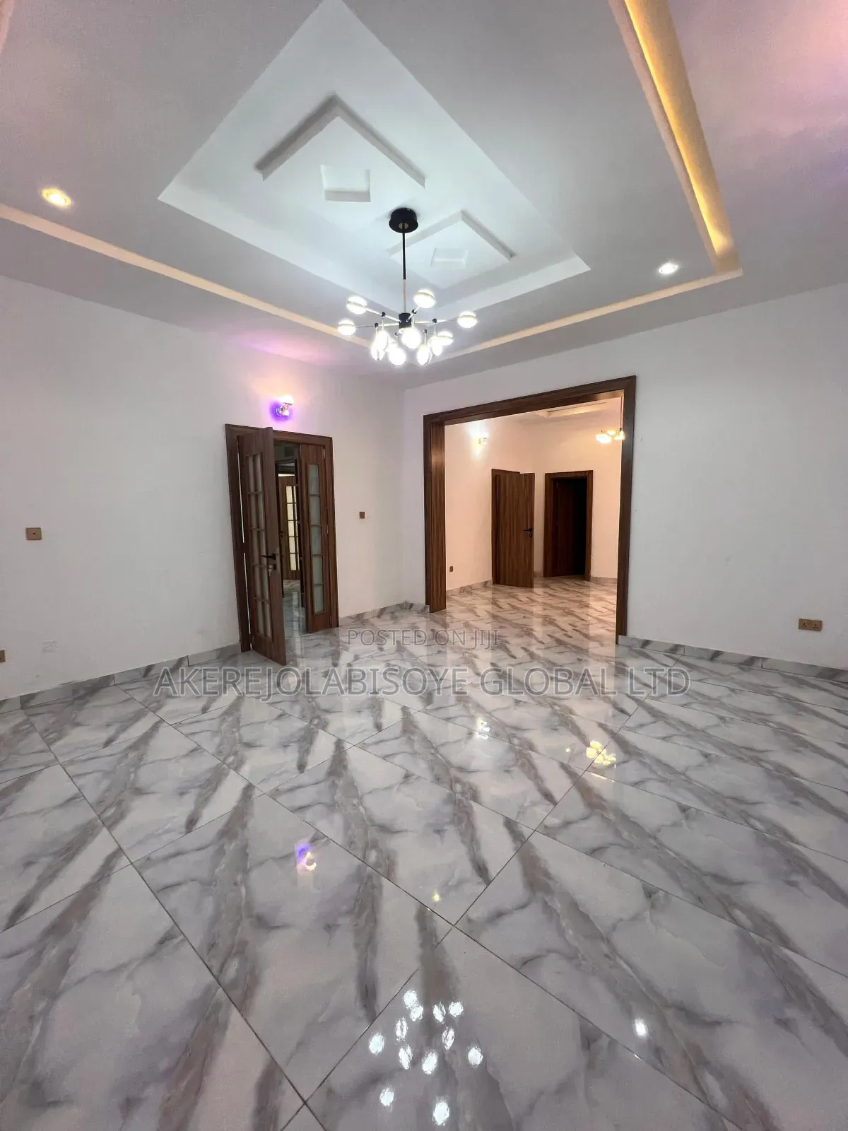 5bdrm Duplex in In An Estate Karsana for sale in Gwarinpa