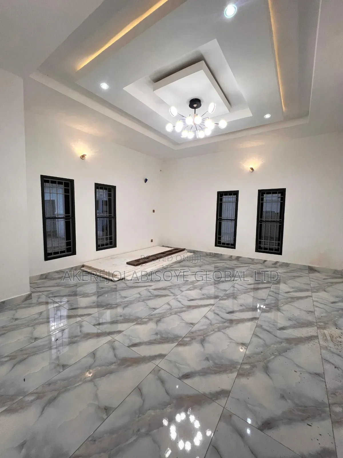 5bdrm Duplex in In An Estate Karsana for sale in Gwarinpa