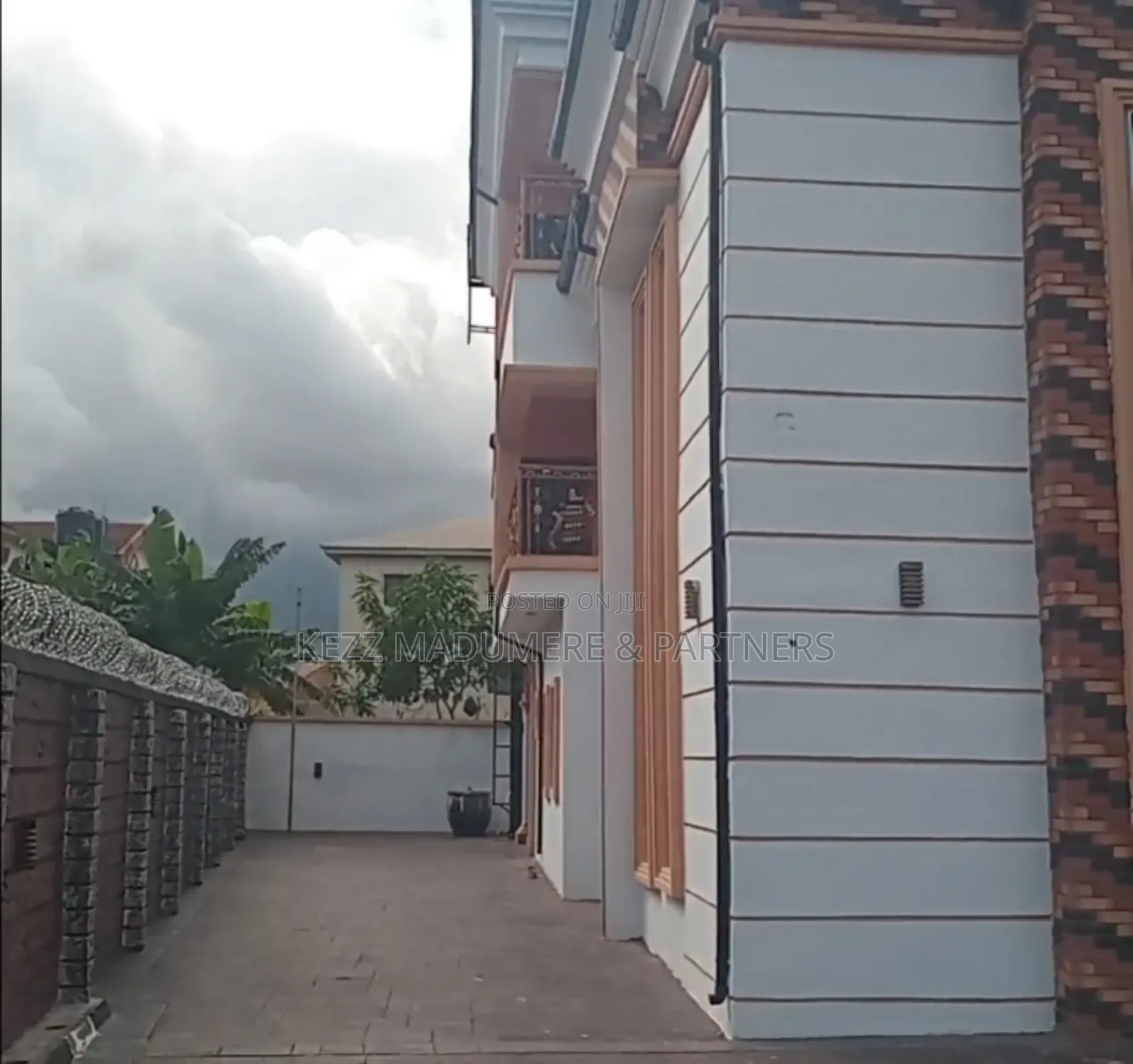 9bdrm Duplex in Ikenegbu Extension , for sale in Owerri