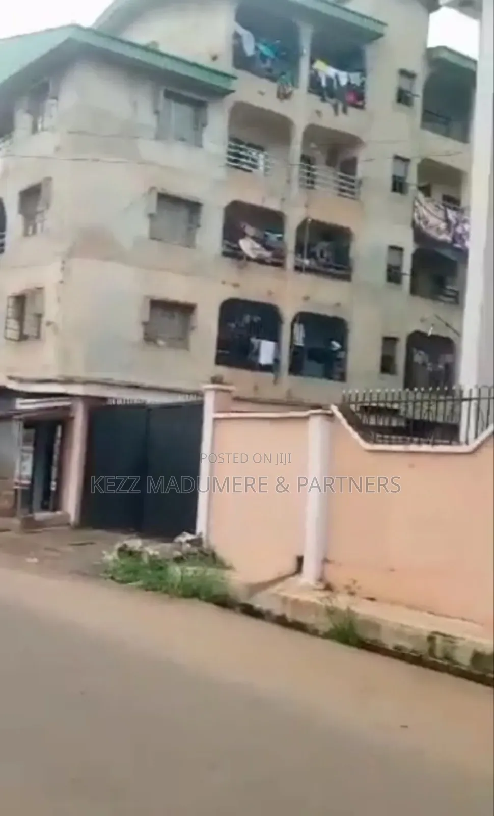 10bdrm Block of Flats in Agbani Road , Enugu for sale in Enugu