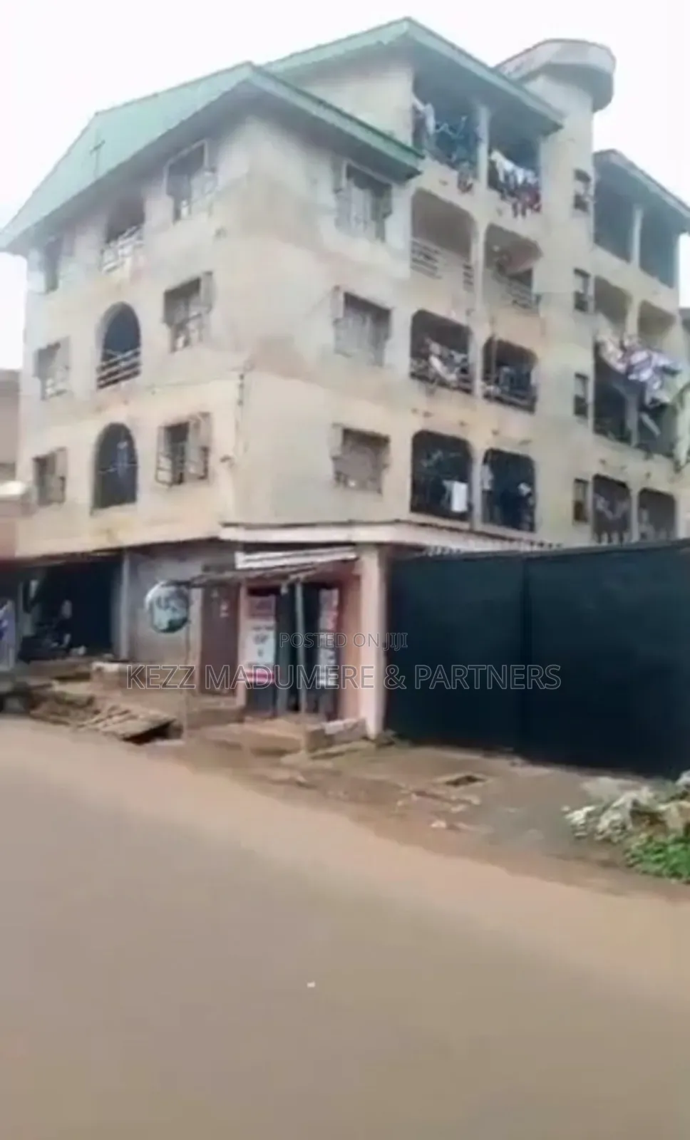 10bdrm Block of Flats in Agbani Road , Enugu for sale in Enugu