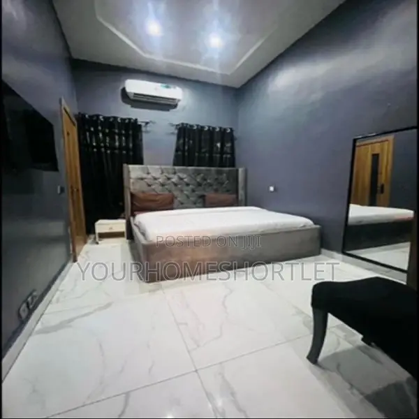 4 Bedroom Self Compound With Snooker That Allows Party in Lekki