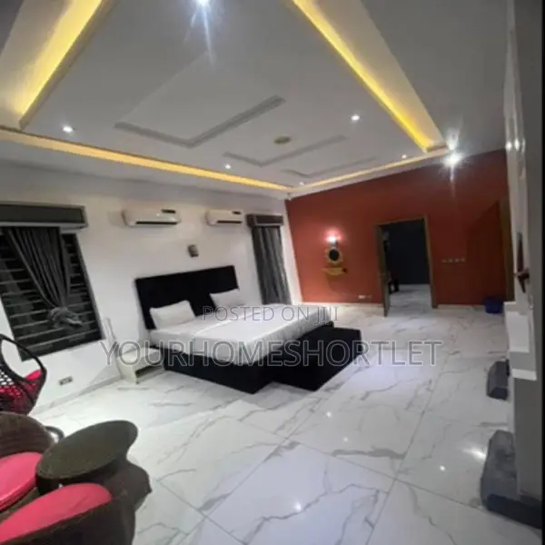 4 Bedroom Self Compound With Snooker That Allows Party in Lekki