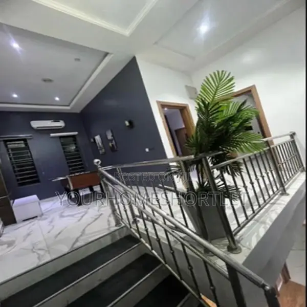 4 Bedroom Self Compound With Snooker That Allows Party in Lekki