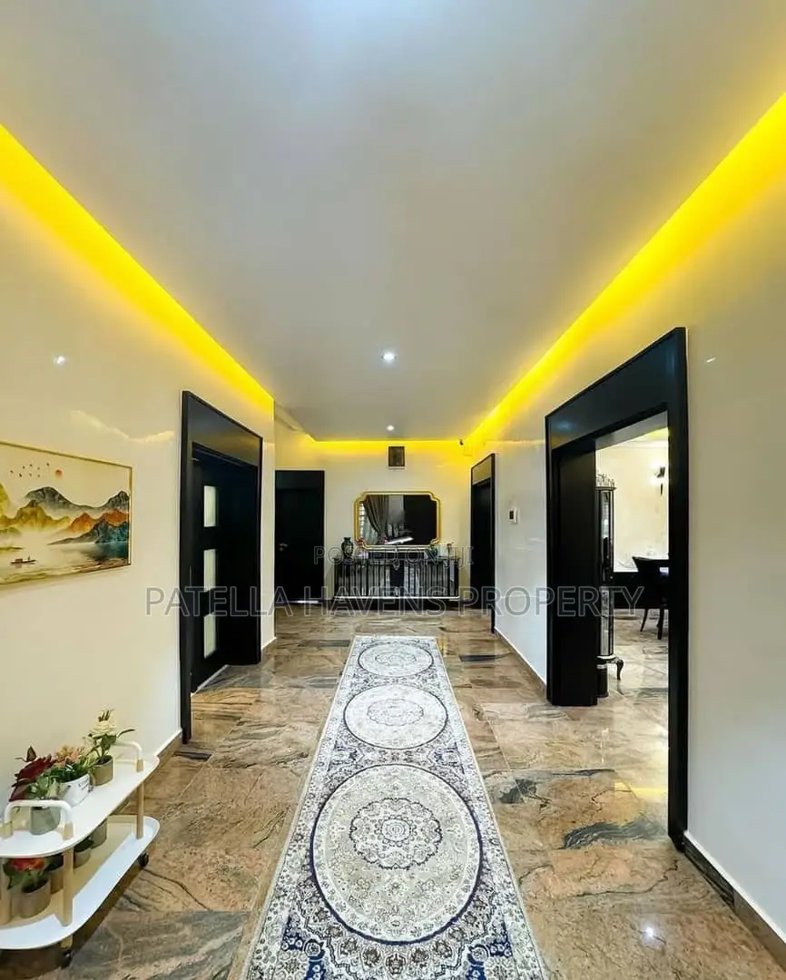 5bdrm Duplex in Karsana for sale in Karsana