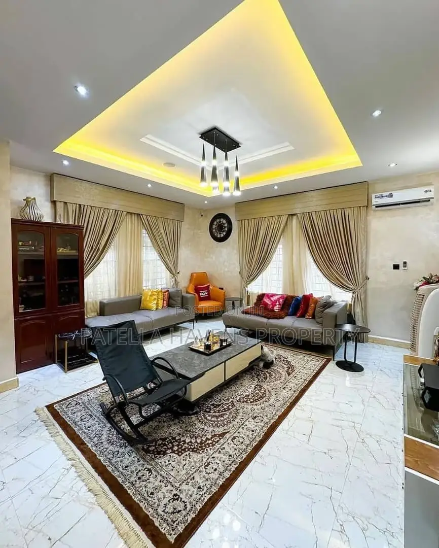 5bdrm Duplex in Karsana for sale in Karsana