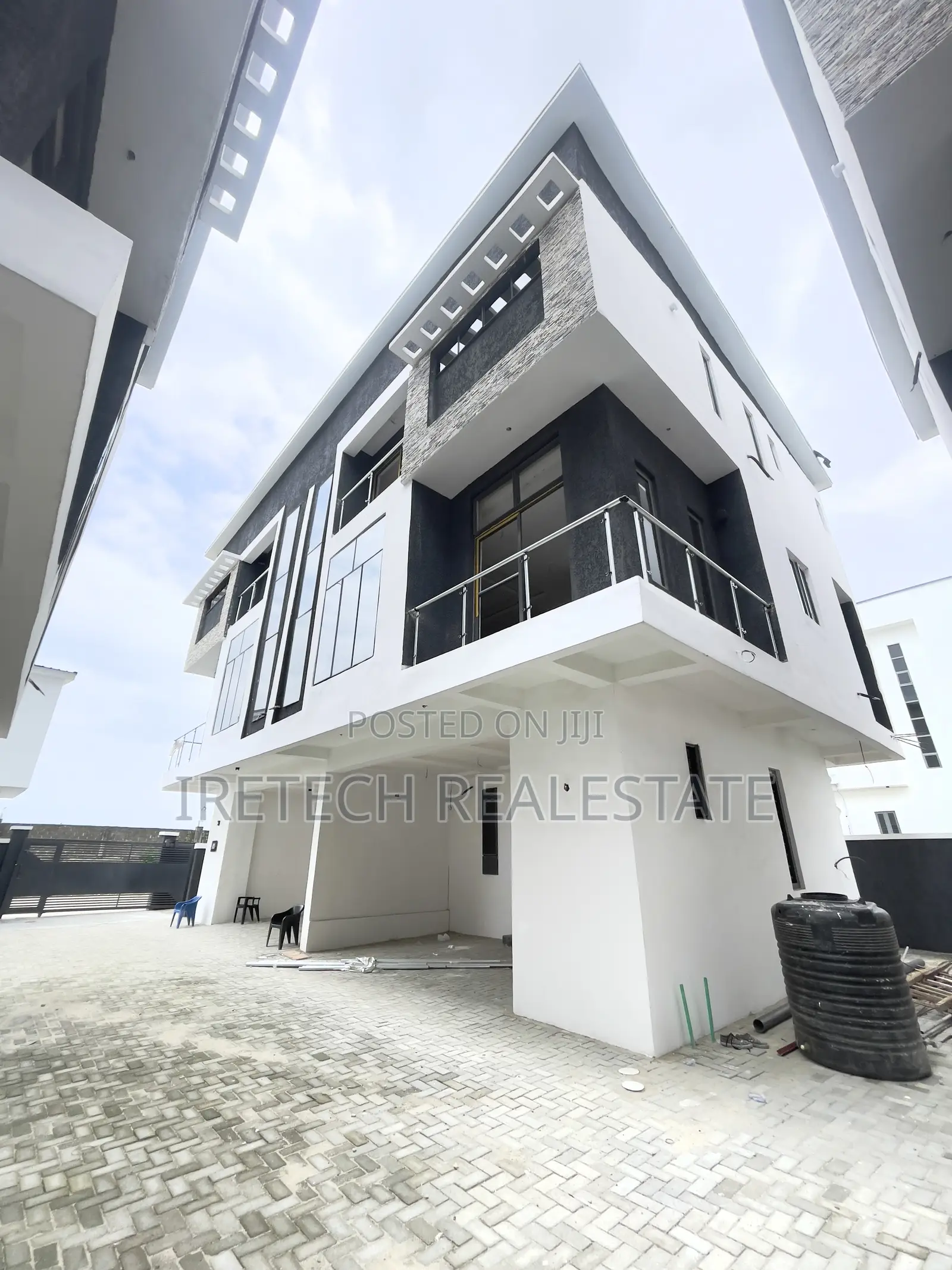 Fully Serviced 5 Bedroom Semi Detached Duplex With Pool in Lekki