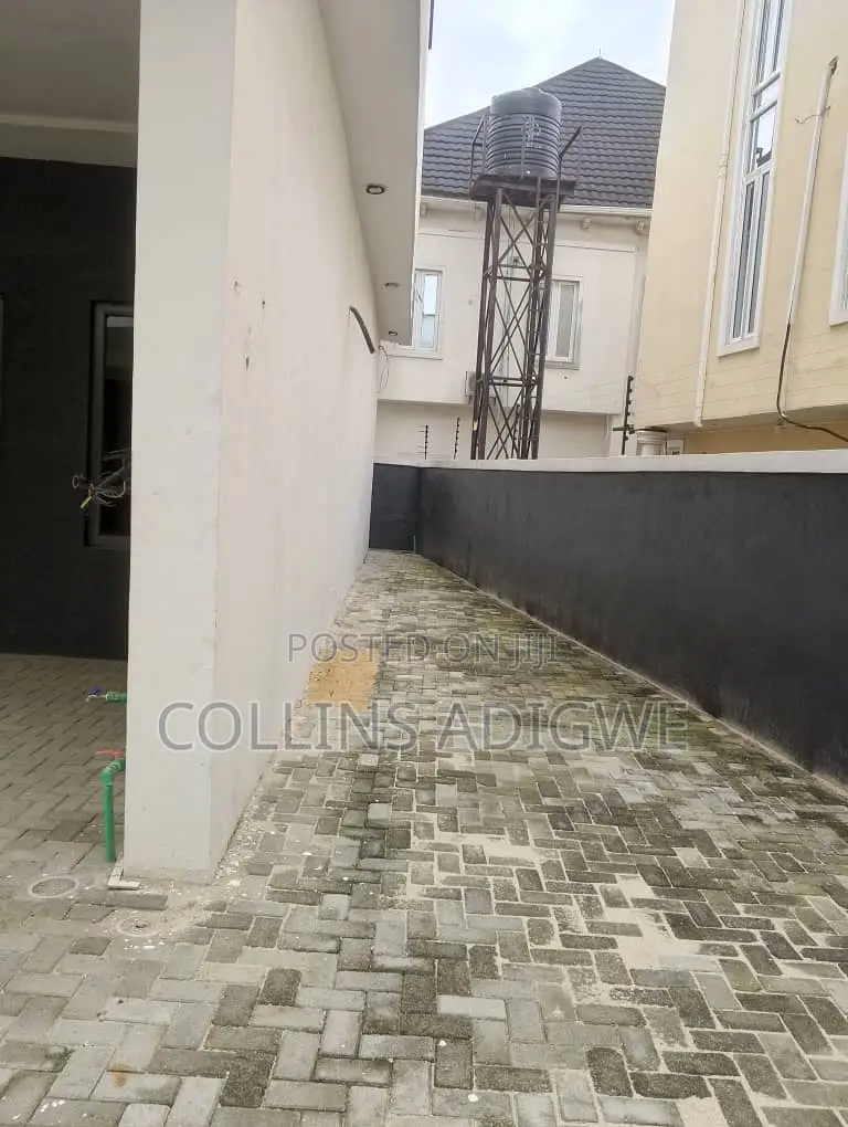 4bdrm Duplex in Royal Pine Gate, Chevron for sale in Chevron