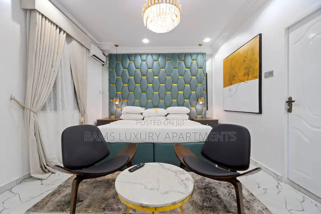 One Bed at Lekki Phase 1 in Lekki